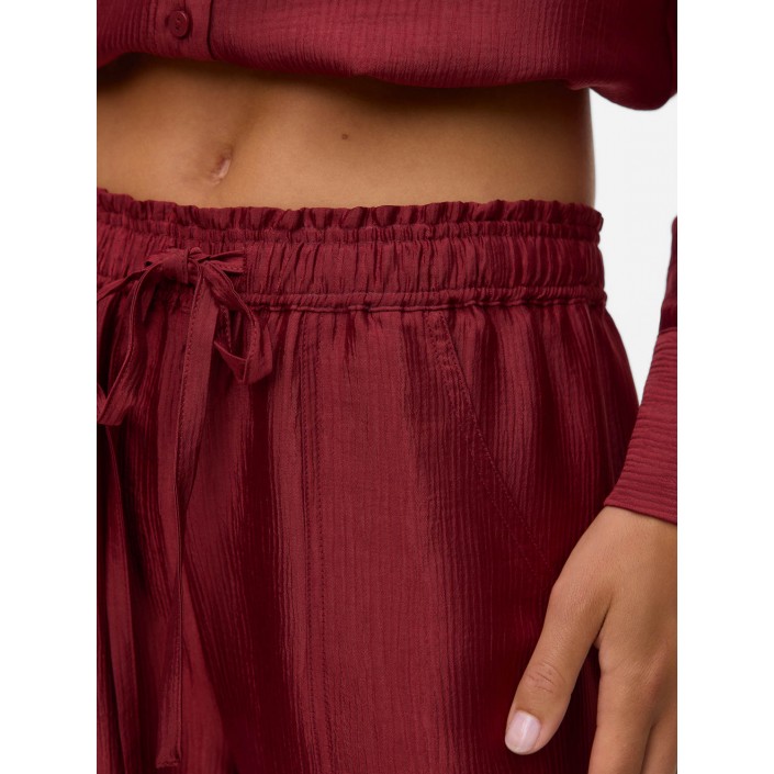 Vero Moda VMTOMA HW STRAIGHT PANTS WVN Syrah | Freewear VMTOMA HW STRAIGHT PANTS WVN - www.freewear.nl - Freewear