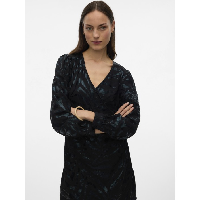 Vero Moda VMCARLA FOIL L/S SHORT WRAP DRESS W: Black/Black zebra foil | Freewear VMCARLA FOIL L/S SHORT WRAP DRESS W: - www.freewear.nl - Freewear