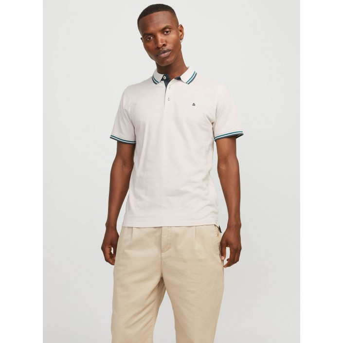 Jack & Jones:JACK&JONES ESSENTIALS JJEPAULOS POLO SS NOOS Moonbeam/PLAY | Freewear JJEPAULOS POLO SS NOOS - www.freewear.nl - Freewear