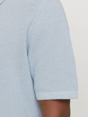 Jack & Jones:JACK&JONES ESSENTIALS JJEGEORGE KNIT POLO SS SN Chambray Blue/w. Cloud Dancer | Freewear JJEGEORGE KNIT POLO SS SN - www.freewear.nl - Freewear