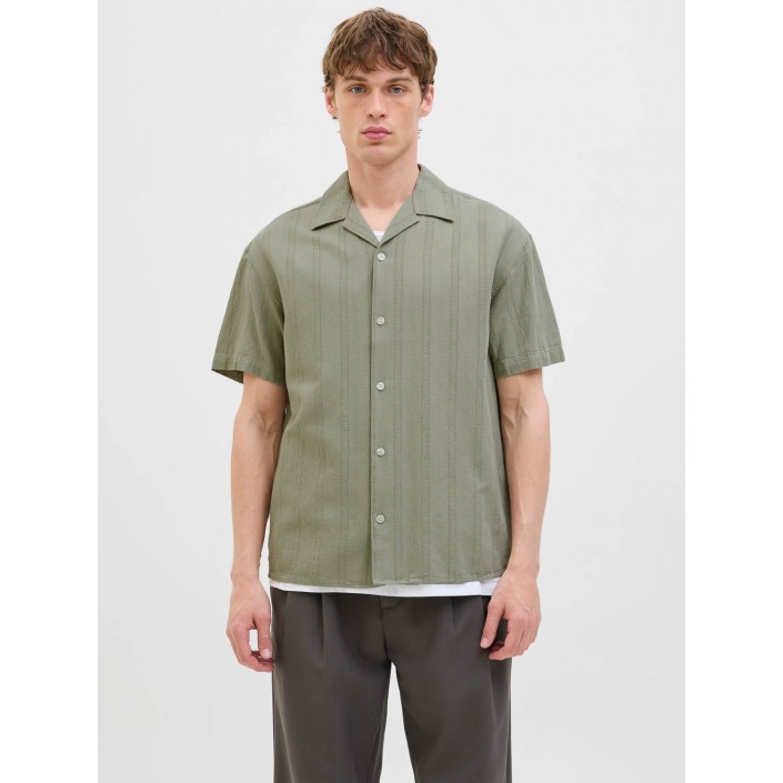 JACK%JONES PREMIUM JPRCCMONTANA DOBBY RESORT S/S SHIRT: Dried Sage | Freewear JPRCCMONTANA DOBBY RESORT S/S SHIRT: - www.freewear.nl - Freewear