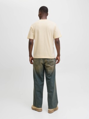 JACK&JONES ORIGINALS JORNORREBRO EMB TEE SS CREW NECK NO: Antique White | Freewear JORNORREBRO EMB TEE SS CREW NECK NO: - www.freewear.nl - Freewear