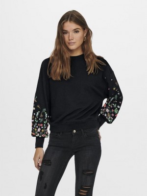 Only ONLBROOKE L/S O-NECK FLOWER SWT NOO: Black/SLEEVE FLOWER | Freewear ONLBROOKE L/S O-NECK FLOWER SWT NOO: - www.freewear.nl - Freewear
