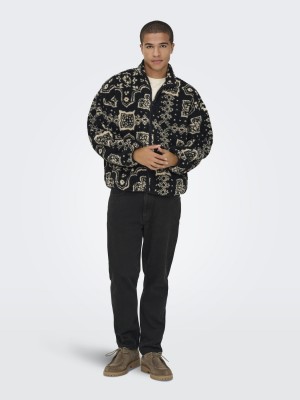 ONLY&SONS ONSJAMES LIFE OVZ LS FLEECE AOP SWE: Jet Black/PATTERN | Freewear ONSJAMES LIFE OVZ LS FLEECE AOP SWE: - www.freewear.nl - Freewear