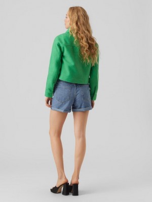 Vero Moda VMMEGAN SHORT JACKET BOOS Bright Green/Solid | Freewear VMMEGAN SHORT JACKET BOOS - www.freewear.nl - Freewear