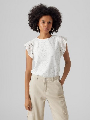 Vero Moda VMTASSA SL FRILL TOP NOOS Snow White | Freewear VMTASSA SL FRILL TOP NOOS - www.freewear.nl - Freewear