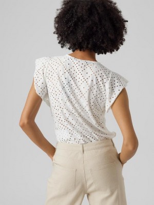 Vero Moda VMTASSA SL FRILL TOP NOOS Snow White | Freewear VMTASSA SL FRILL TOP NOOS - www.freewear.nl - Freewear