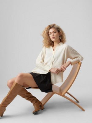 Vero Moda VMQUEENY LS OVERSIZE SHIRT WVN GA N: Antique White | Freewear VMQUEENY LS OVERSIZE SHIRT WVN GA N: - www.freewear.nl - Freewear