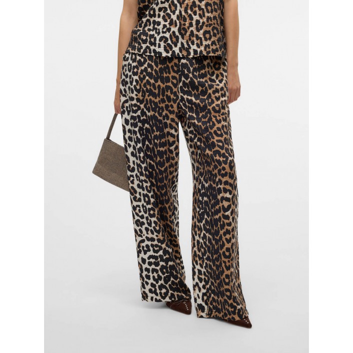 Vero Moda VMJOSIE HW WIDE PANT WVN GA Egret/Leo | Freewear VMJOSIE HW WIDE PANT WVN GA - www.freewear.nl - Freewear