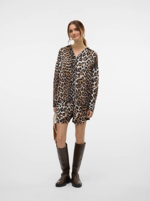 Vero Moda VMJOSIE LS OVERSIZE SHIRT WVN GA Egret/Leo | Freewear VMJOSIE LS OVERSIZE SHIRT WVN GA - www.freewear.nl - Freewear