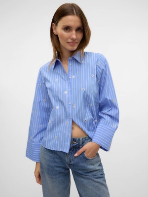 Vero Moda VMLEILA LS LOOSE SHORT SHIRT WVN Cornflower Blue/Snow white | Freewear VMLEILA LS LOOSE SHORT SHIRT WVN - www.freewear.nl - Freewear