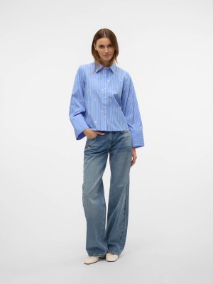 Vero Moda VMLEILA LS LOOSE SHORT SHIRT WVN Cornflower Blue/Snow white | Freewear VMLEILA LS LOOSE SHORT SHIRT WVN - www.freewear.nl - Freewear