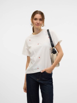 Vero Moda VMSOLVEI METTE SS TOP BOX JRS SPE G: Snow White/STRAWBERRYS | Freewear VMSOLVEI METTE SS TOP BOX JRS SPE G: - www.freewear.nl - Freewear