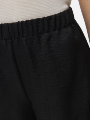 Vero Moda VMMELANEY SHORTS WVN GA NOOS Black | Freewear VMMELANEY SHORTS WVN GA NOOS - www.freewear.nl - Freewear