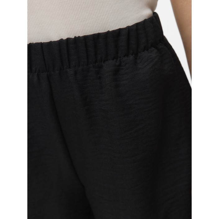 Vero Moda VMMELANEY SHORTS WVN GA NOOS Black | Freewear VMMELANEY SHORTS WVN GA NOOS - www.freewear.nl - Freewear