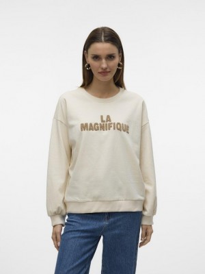Vero Moda VMCLORA L/S O-NECK SWEAT JRS LCS GA Birch/CHENILLE EMB TEXT INDIAN T | Freewear VMCLORA L/S O-NECK SWEAT JRS LCS GA - www.freewear.nl - Freewear