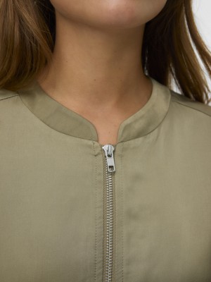Vero Moda VMVINA DETAIL LS BOMBER WVN GA Mermaid/Snow white | Freewear VMVINA DETAIL LS BOMBER WVN GA - www.freewear.nl - Freewear
