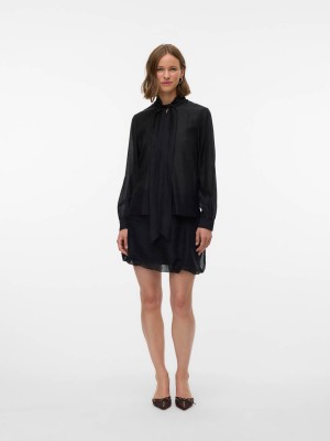 Vero Moda VMHALSTON L/S BOW TOP WVN BTQ Black | Freewear VMHALSTON L/S BOW TOP WVN BTQ - www.freewear.nl - Freewear