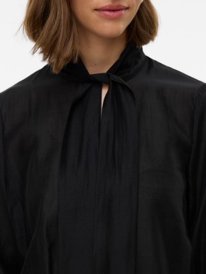 Vero Moda VMHALSTON L/S BOW TOP WVN BTQ Black | Freewear VMHALSTON L/S BOW TOP WVN BTQ - www.freewear.nl - Freewear