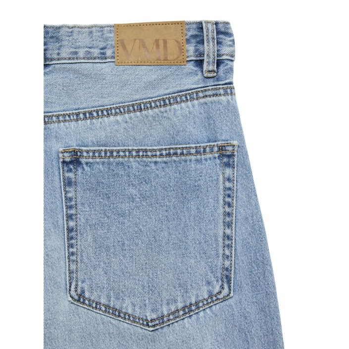 Vero Moda VMZELDA HR BAREEL TWO TONED DNM JEA: Medium Blue Denim | Freewear VMZELDA HR BAREEL TWO TONED DNM JEA: - www.freewear.nl - Freewear