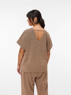 Vero Moda curve VMCHOXANNE S/S V-NECK TOP JRS BTQ C: Gold Colour/TIGERS EYE LUREX | Freewear VMCHOXANNE S/S V-NECK TOP JRS BTQ C: - www.freewear.nl - Freewear