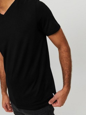 Jack & Jones:JACK&JONES ESSENTIALS JJEORGANIC BASIC TEE SS V-NECK NOOS Black | Freewear JJEORGANIC BASIC TEE SS V-NECK NOOS - www.freewear.nl - Freewear