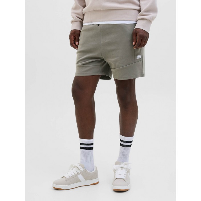 JACK&JONES INTELLIGENCE JJIAIR SWEAT SHORTS NB STS Smokey Olive | Freewear JJIAIR SWEAT SHORTS NB STS - www.freewear.nl - Freewear