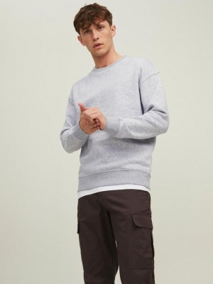 Jack & Jones:JACK&JONES ESSENTIALS JJESTAR BASIC SWEAT CREW NECK NOOS Light Grey Melange | Freewear JJESTAR BASIC SWEAT CREW NECK NOOS - www.freewear.nl - Freewear