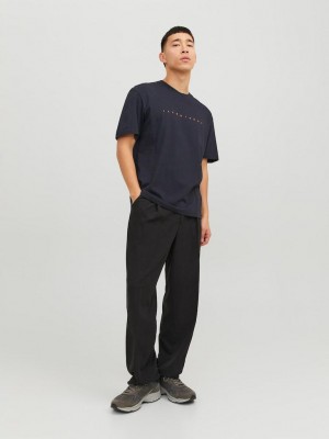 Jack & Jones:JACK&JONES ESSENTIALS JJESTAR JJ TEE SS NOOS Dark Navy | Freewear JJESTAR JJ TEE SS NOOS - www.freewear.nl - Freewear