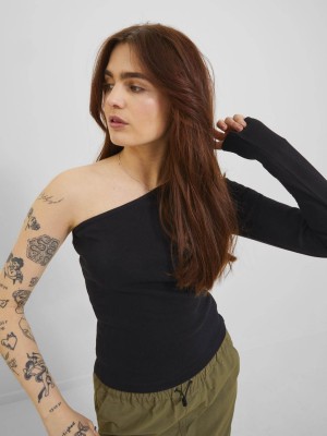 JACK&JONES ORIGINALS JXFUNDA STR ONE SHOULDER LS RIB TOP: Black | Freewear JXFUNDA STR ONE SHOULDER LS RIB TOP: - www.freewear.nl - Freewear