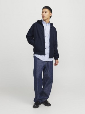 Jack & Jones:JACK&JONES ESSENTIALS JJEPERFECT BOMBER NOOS Sky Captain | Freewear JJEPERFECT BOMBER NOOS - www.freewear.nl - Freewear