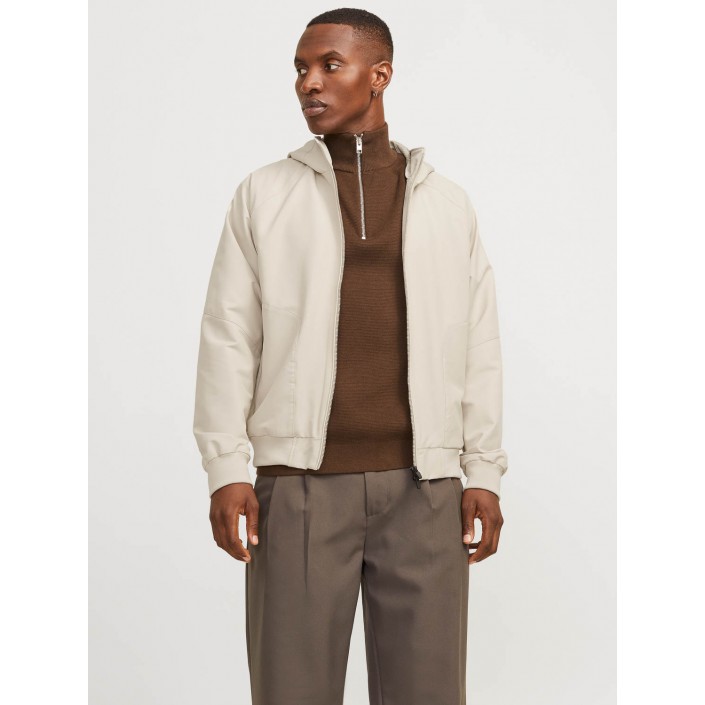 Jack & Jones:JACK&JONES ESSENTIALS JJEPERFECT BOMBER NOOS Moonbeam | Freewear JJEPERFECT BOMBER NOOS - www.freewear.nl - Freewear
