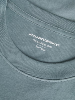 JACK&JONES ORIGINALS JORISLINGTON TYPE GRAPHIC BACK TEE : Stormy Weather | Freewear JORISLINGTON TYPE GRAPHIC BACK TEE : - www.freewear.nl - Freewear