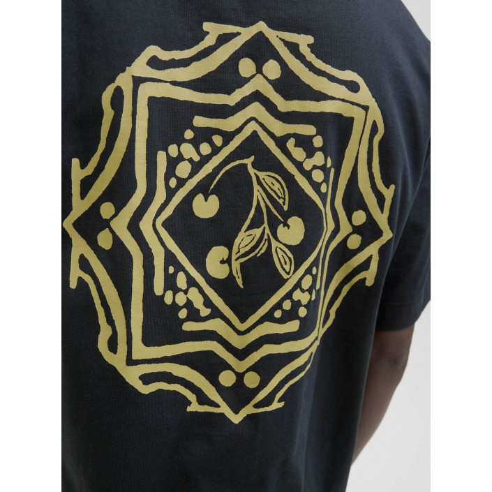 JACK&JONES ORIGINALS JORPAROS EASTER SKETCH TEE SS CREW : Black/YELLOW CLAM | Freewear JORPAROS EASTER SKETCH TEE SS CREW : - www.freewear.nl - Freewear
