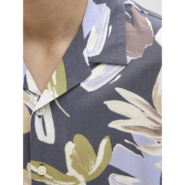 jack en jones boys JORLUKE VARENNA AOP SHIRT SS JNR Iron Gate | Freewear JORLUKE VARENNA AOP SHIRT SS JNR - www.freewear.nl - Freewear