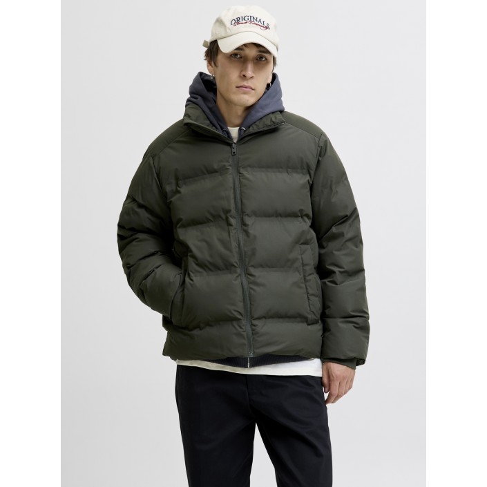 Jack & Jones:JACK&JONES ESSENTIALS JJESOHO PUFFER COLLAR SN Rosin | Freewear JJESOHO PUFFER COLLAR SN - www.freewear.nl - Freewear