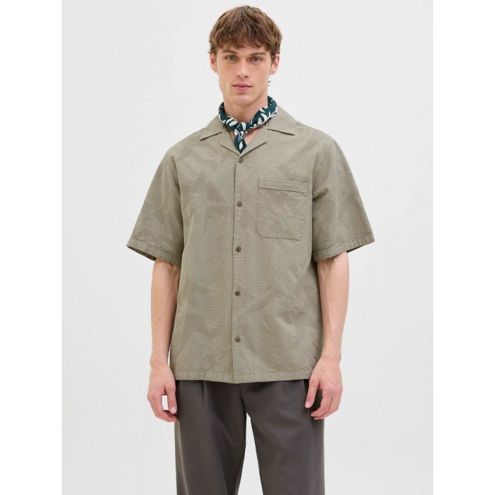 JACK%JONES PREMIUM JPRBLULUKE JACQUARD RESORT S/S SHIR: Elmwood | Freewear JPRBLULUKE JACQUARD RESORT S/S SHIR: - www.freewear.nl - Freewear