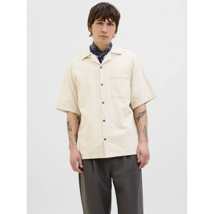 JACK%JONES PREMIUM JPRBLULUKE JACQUARD RESORT S/S SHIR: Almond Milk | Freewear JPRBLULUKE JACQUARD RESORT S/S SHIR: - www.freewear.nl - Freewear