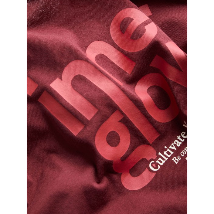 JACK&JONES ORIGINALS JXMIMI SS PRINT TEE JRS Cabernet/Inner glow | Freewear JXMIMI SS PRINT TEE JRS - www.freewear.nl - Freewear