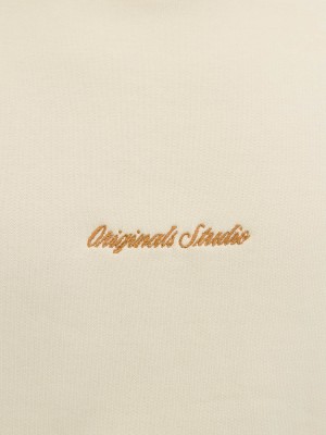 JACK&JONES ORIGINALS JORNORREBRO EMB SWEAT CREW NOOS Antique White | Freewear JORNORREBRO EMB SWEAT CREW NOOS - www.freewear.nl - Freewear