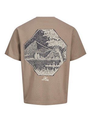 JACK&JONES ORIGINALS JORGRAMERCY BACK GRAPHIC TEE SS CN Mocha Meringue | Freewear JORGRAMERCY BACK GRAPHIC TEE SS CN - www.freewear.nl - Freewear