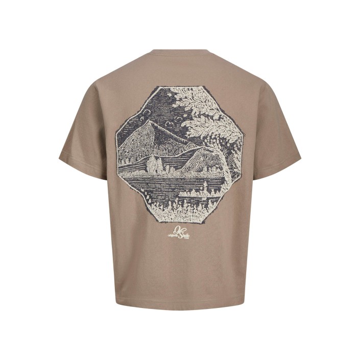 JACK&JONES ORIGINALS JORGRAMERCY BACK GRAPHIC TEE SS CN Mocha Meringue | Freewear JORGRAMERCY BACK GRAPHIC TEE SS CN - www.freewear.nl - Freewear
