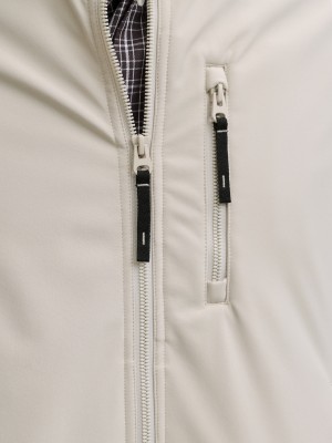 Jack & Jones:JACK&JONES ESSENTIALS JJEPARKER SOFTSHELL BOMBER SN Moonbeam | Freewear JJEPARKER SOFTSHELL BOMBER SN - www.freewear.nl - Freewear