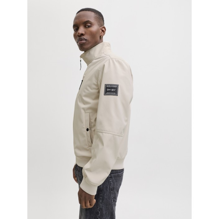 Jack & Jones:JACK&JONES ESSENTIALS JJEPARKER SOFTSHELL BOMBER SN Moonbeam | Freewear JJEPARKER SOFTSHELL BOMBER SN - www.freewear.nl - Freewear