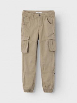 NAME IT KIDS NKMRYAN CARGO R TWI PANT 2222-BA NO: Elephant Skin | Freewear NKMRYAN CARGO R TWI PANT 2222-BA NO: - www.freewear.nl - Freewear