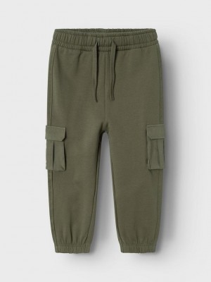 NAME IT MINI NMMNEIL NREG SWEAT PANT BRU Tea Leaf | Freewear NMMNEIL NREG SWEAT PANT BRU - www.freewear.nl - Freewear