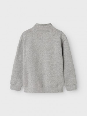 NAME IT MINI NMMSIGMUND NREG SWEAT BRU Grey Melange | Freewear NMMSIGMUND NREG SWEAT BRU - www.freewear.nl - Freewear