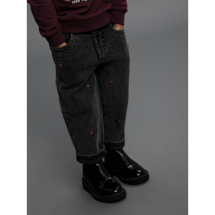 NAME IT MINI NMFBELLA MOM EMB JEANS 1224-FR NOOS Medium Grey Denim/FLOWER EMB | Freewear NMFBELLA MOM EMB JEANS 1224-FR NOOS - www.freewear.nl - Freewear