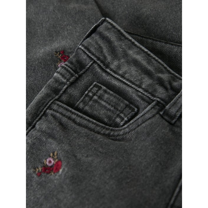 NAME IT MINI NMFBELLA MOM EMB JEANS 1224-FR NOOS Medium Grey Denim/FLOWER EMB | Freewear NMFBELLA MOM EMB JEANS 1224-FR NOOS - www.freewear.nl - Freewear