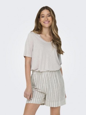 Only ONLELISE S/S V-NECK TOP JRS Moonbeam | Freewear ONLELISE S/S V-NECK TOP JRS - www.freewear.nl - Freewear